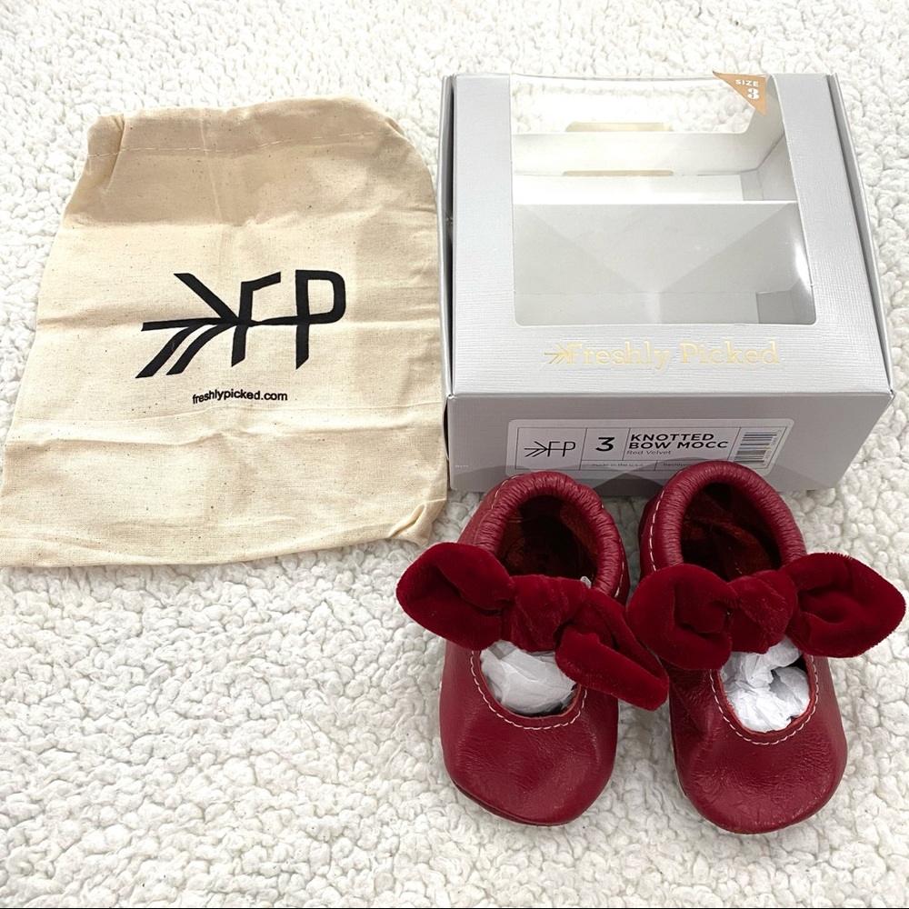 Freshly Picked Red Velvet Knotted Bow Mocc sz 3